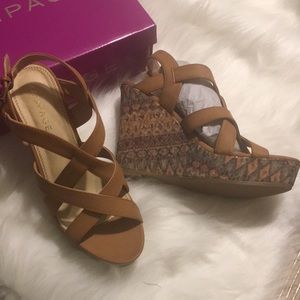 Nib camel wedges